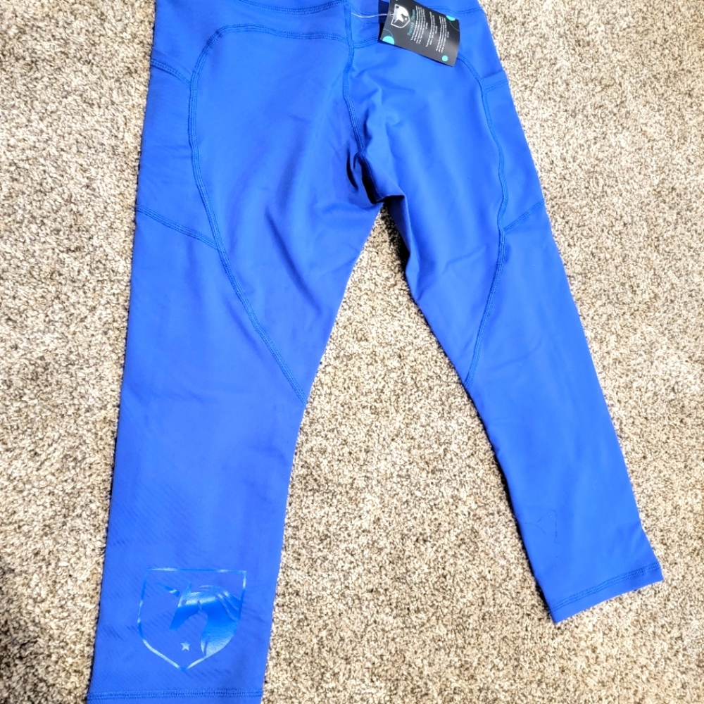 Blue Feroce Capri Leggings
